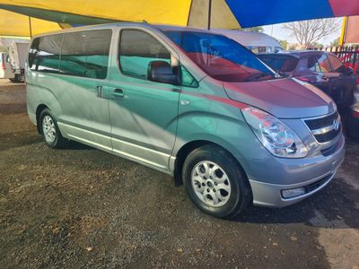 2015 Hyundai H-1 9 seater one owner full service