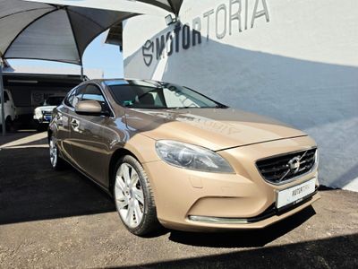 2013 Volvo V40 T3 Elite