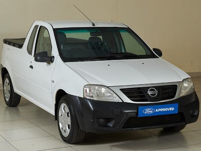 2014 Nissan NP200 1.6 A/C Safety Pack