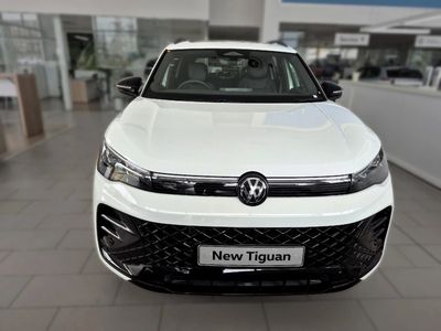 2026 Volkswagen Tiguan Black Style with Swade dash