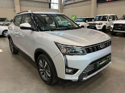 2019 Mahindra XUV 300 1.2T | W8