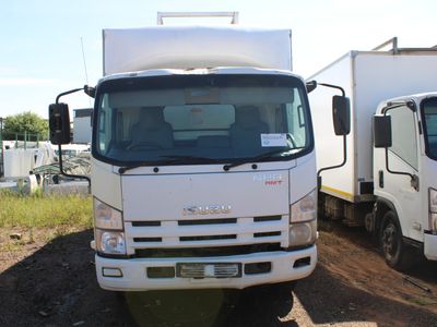 2018 Isuzu NPR 4 Ton Closed