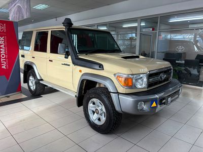 2014 Toyota Land Cruiser 76 4.5 D V8 Station Wagon Manual