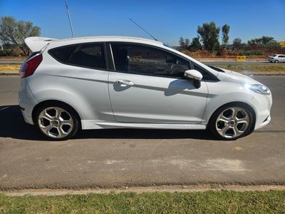 2014 Ford Fiesta ST 1.6 EcoBoost GDTi