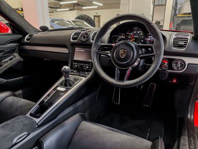 2016 Porsche Cayman GT4