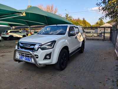 2014 Isuzu KB 300 D-Teq LX Standard Double-Cab