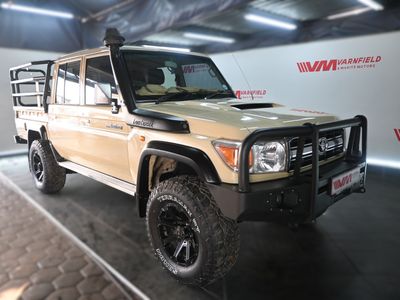 2015 Toyota Land Cruiser 79 4.5 D Double-Cab