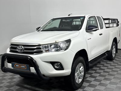 2017 Toyota Hilux 2.4 GD-6 Raised Body SRX Extended Cab