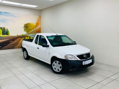 2023 Nissan NP200 1.6 A/C Safety Pack