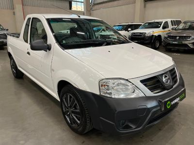 2023 Nissan NP200 1.6 A/C Safety Pack