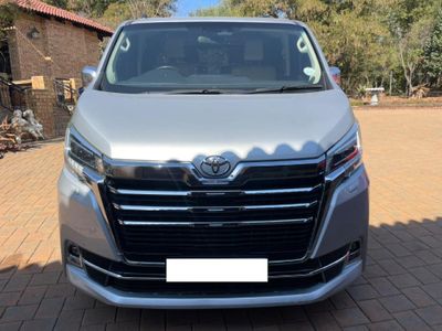 2023 Toyota Quantum 2.8 VX 9-seat