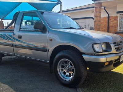 2000 Isuzu KB 250D LWB LE Single-Cab