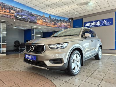 2022 Volvo XC40 T3 Momentum Auto