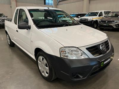 2023 Nissan NP200 1.6 A/C Safety Pack