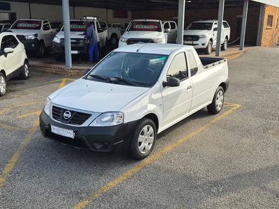 2022 Nissan NP200 1.6 A/C Safety Pack