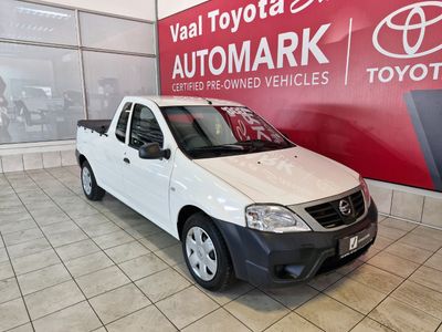 2017 Nissan NP200 1.6 A/C Safety Pack