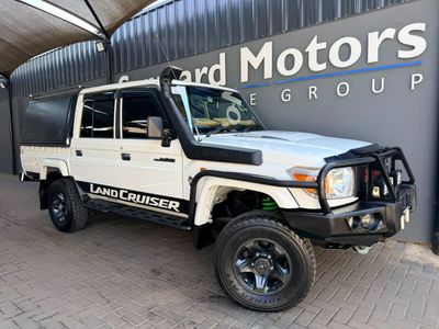 2015 Toyota Land Cruiser 79 4.0 Double-Cab
