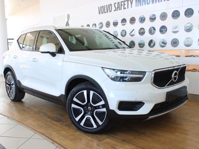2021 Volvo XC40 D4 Momentum AWD