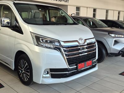 2026 Toyota Quantum 2.8 VX 6-seat
