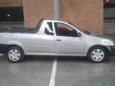 2015 Nissan NP200 1.6 A/C Safety Pack