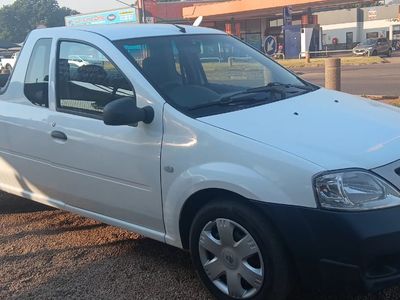 2017 Nissan NP200 1.6 A/C Safety Pack
