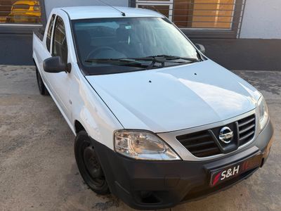 2017 Nissan NP200 1.6 A/C Safety Pack