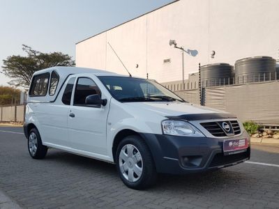 2023 Nissan NP200 1.6 A/C Safety Pack