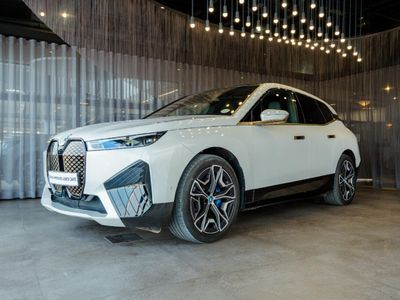 2025 BMW iX xDrive50