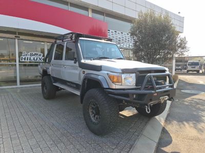 2017 Toyota Land Cruiser 79 4.0 Double-Cab