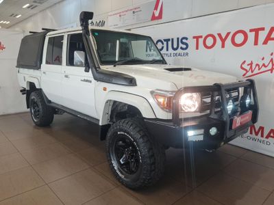 2014 Toyota Land Cruiser 79 4.5 D Double-Cab