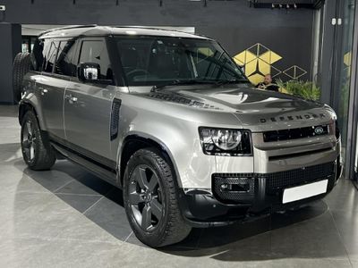 2025 Land Rover Defender 110 D250 X-Dynamic SE