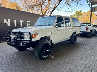 2013 Toyota Land Cruiser 79 4.0 Double-Cab