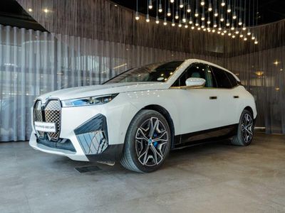 2025 BMW iX xDrive50