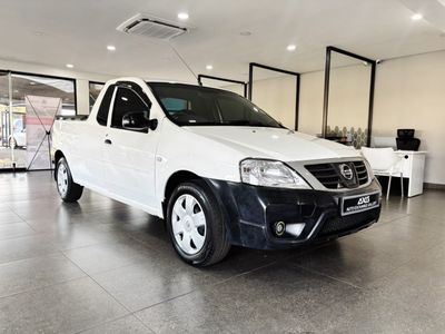 2019 Nissan NP200 1.6 A/C Safety Pack