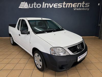 2022 Nissan NP200 1.6 A/C Safety Pack
