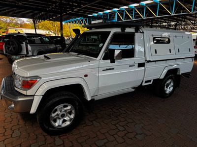 2017 Toyota Land Cruiser 79 4.5 D LX V8 Single-Cab