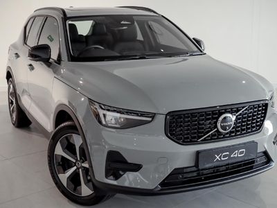 2026 Volvo XC40 B4 Plus Dark Geartronic Mild-Hybrid