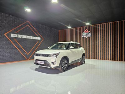 2019 Mahindra XUV 300 1.2T | W8
