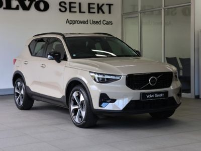 2025 Volvo XC40 B4 Plus Dark Geartronic Mild-Hybrid