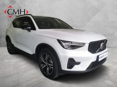 2025 Volvo XC40 B4 Plus Dark Geartronic Mild-Hybrid