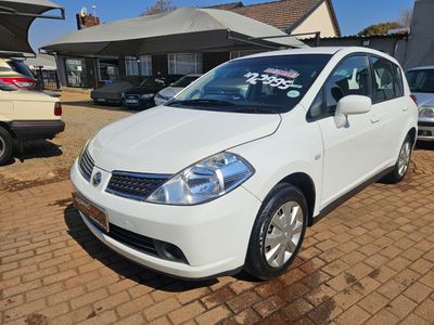 2009 Nissan Tiida 1.6 Visia+ 5-dr