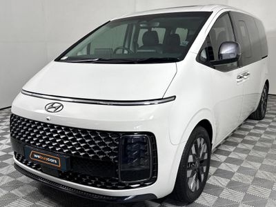 2022 Hyundai Staria 2.2d Luxury Auto
