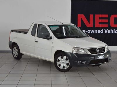 2023 Nissan NP200 1.6 A/C Safety Pack