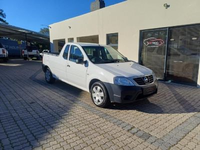 2022 Nissan NP200 1.6 A/C Safety Pack