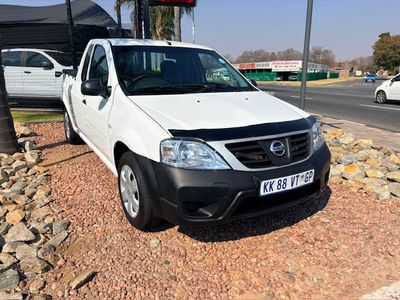 2022 Nissan NP200 1.6 A/C Safety Pack