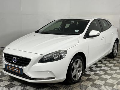 2016 Volvo V40 T3 Kinetic