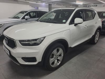 2022 Volvo XC40 T3 Momentum Auto
