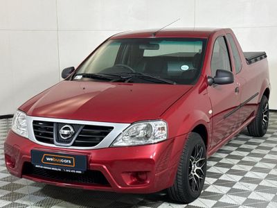 2023 Nissan NP200 1.6 A/C Safety Pack