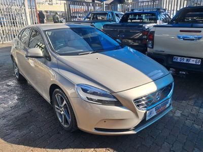 2018 Volvo V40 T3 R-Design Auto