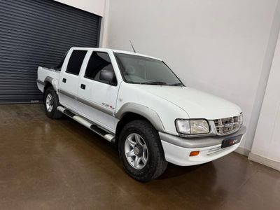 2000 Isuzu KB 320 V6 LX 4x4 Double Cab